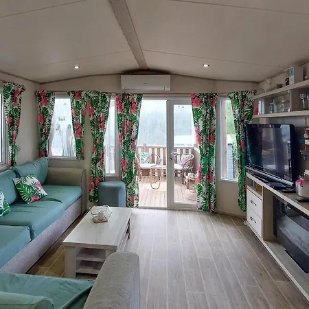 Beautiful Stacaravan Camping