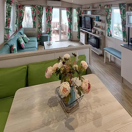 Camping Beautiful Stacaravan Saint-Julien-en-Born