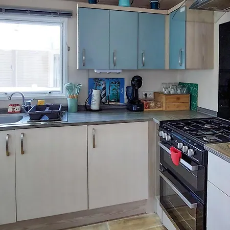 Beautiful Stacaravan Saint-Julien-en-Born