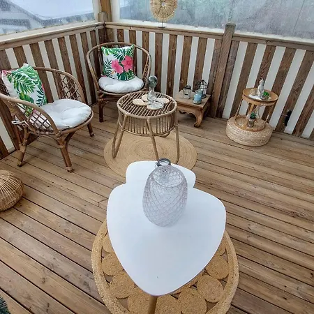 Beautiful Stacaravan Camping Saint-Julien-en-Born