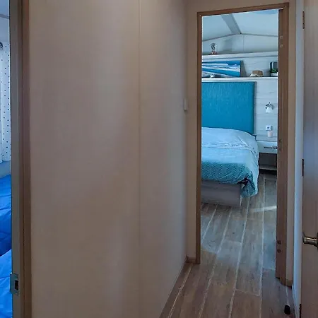 Beautiful Stacaravan 4* Saint-Julien-en-Born