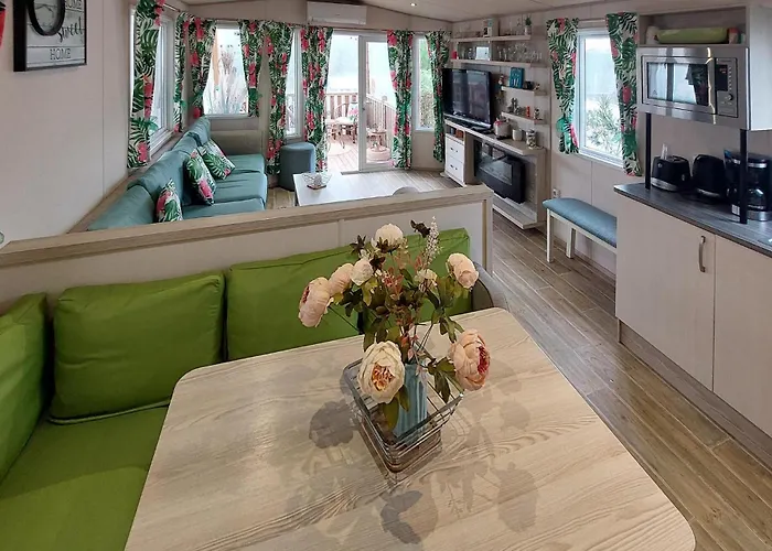 Campsite Beautiful Stacaravan Saint-Julien-en-Born