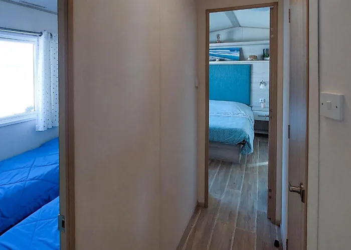 Beautiful Stacaravan 4* Saint-Julien-en-Born