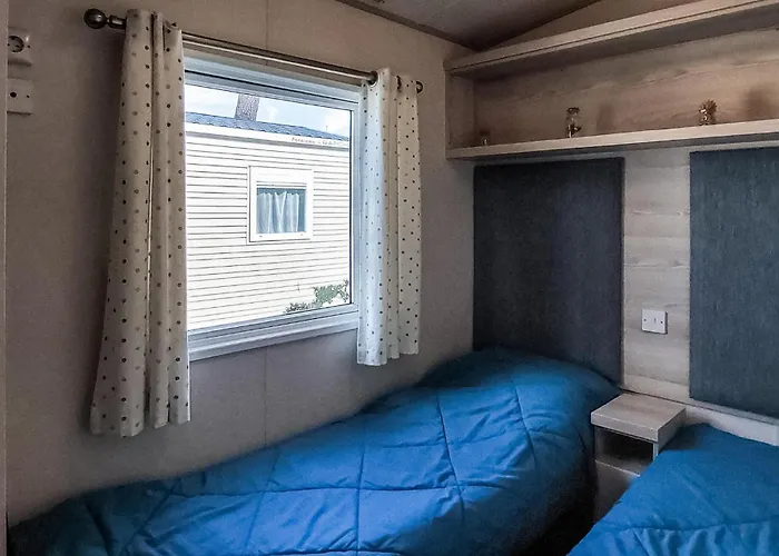 Beautiful Stacaravan Saint-Julien-en-Born