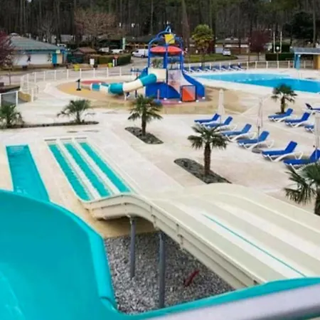 Beautiful Stacaravan Kamp alanı 4*