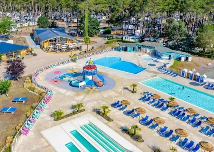 Campingplads Beautiful Stacaravan Saint-Julien-en-Born